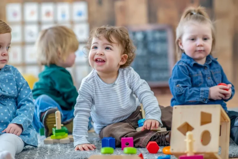 Étapes alternatives du développement de bébé